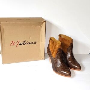 NIB "MATISSE" DONE & DUSTED BOOTOES SZ 9.5